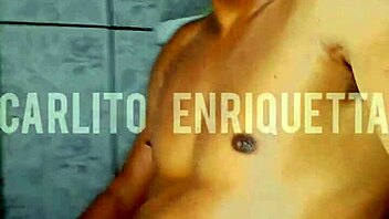 olha só que delícia de bunda e pau se masturbando