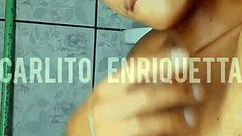 olha só que delícia de bunda e pau se masturbando