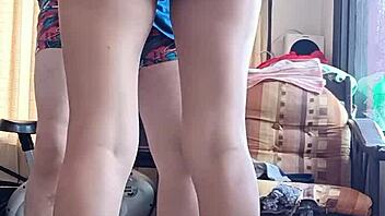 le chupo el culo la follo y le tiro la leche en sus nalgas