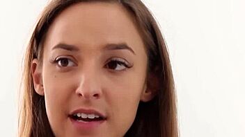 Stepmom Seduces Teen for Juicy Lesbian Pussy Feast!