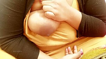 kolkata girl with sexy big boobs on display!