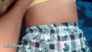 الصهر يدق الزوجة بقوة في ليلة الزفاف؟