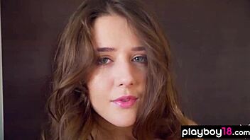 I show my perfect European body to the camera