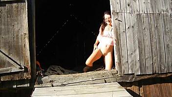 Dildo masturbacija i seks u planinskoj kolibi