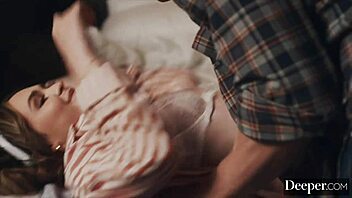 Wow, Lilly Bell gets pounded in her pick-up truck! 🚚