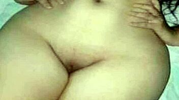 Beautiful Latina babe showing off her sexual skills in a homemade video