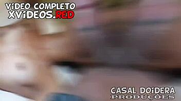 Coulisses avec la jeune latina Novinha au Motel Caricia 2020