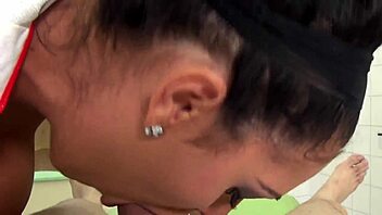 Big boobs horny nurse seduces patient in hospital 😏