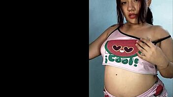 Sexy Young Girl Shows Off Her Big Curvy Ass in Sensual Display