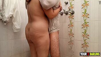 chubby stepmom warms up ladka with steamy sex