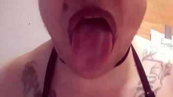 Hey, check this sexy sissy out!