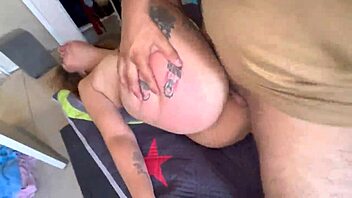 Having fun spanking a big ass until red in quickie.