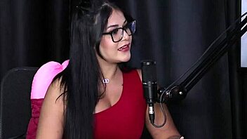 Andriza Haack Loves Recording In Car, Showing Ass And Pussy Until Cum Drips!