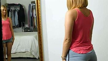 amateur sucks stepbro's dick 😈