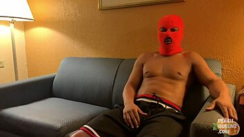 amateur couch casting with peach queenz