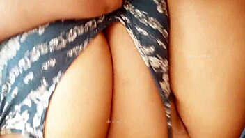 indian college teacher flaunts big tits 😍