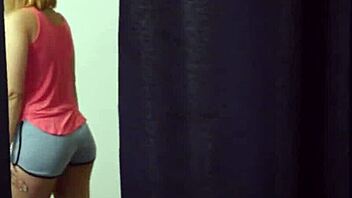 amateur sucks stepbro's dick 😈