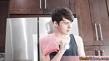 Muscle Repairman Dakota Lovell Drills Teen 18+ Twink in Anal Action