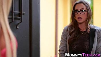 Teen Stepdaughter Feels Intense Pleasure Scissoring with Mother-in-Law.