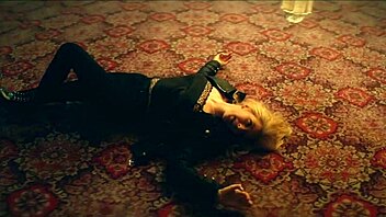 Interracial Lesbian Duo Scissoring and Tribbing with Machine in Wild Fuck