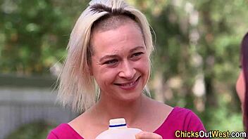 lesbian aussie threeway