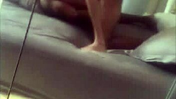 montei em cima do neg�o bombado e soquei a pica at� o talo!