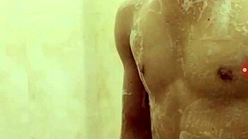 Exciting gay šou s horúcimi chlapmi v akcii