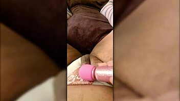 i'm a curvy latina trans girl buzzing with vibrator solo