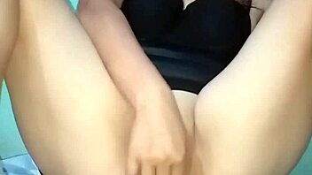 Sexy Girl Squirts Multiple Orgasms