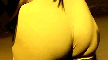 bruna's legs in spandex mark the outline of her calcinha 😍