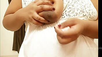 Madhypradesh Girl Showing Her Boobs In A Provocative Way