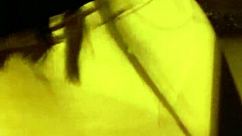 bruna's legs in spandex mark the outline of her calcinha 😍