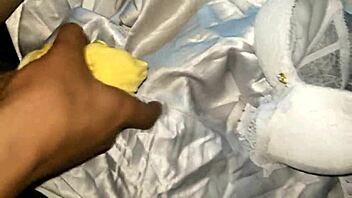 Ao Dai Girl Gets Anal Assfucking!