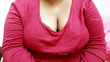 My sexy girlfriend shows her tits and boobs 😍