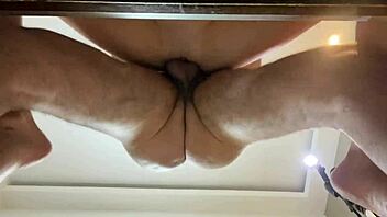 modelo magrinha resolveu esperimentar a pica do brazuca então venha novinha