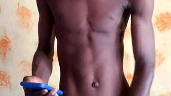 Mandigo's big dick oiled and ready 😏