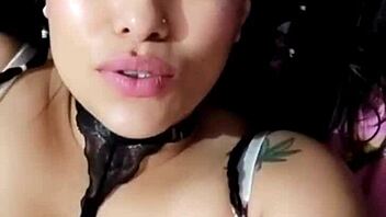 Bluee Shows Face Of Pleasure Masturbating!