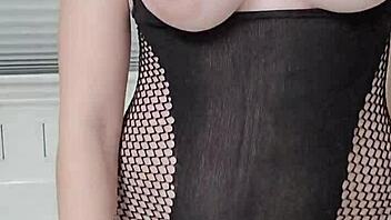 Latina Alt Girl Cums Riding Dildo In Bathtub 😈