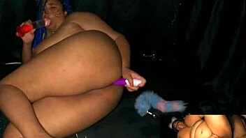 Tomando Leitinho e BRINCANDO COM O CUZINHO com Huge Toys!