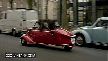 Vintage fújás és kemény szex a szexi barna szomszéddal 😈