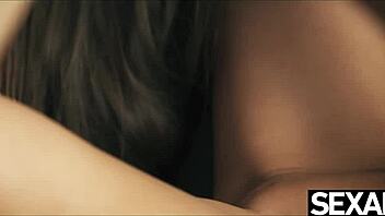 Cute lookalike lesbians lick pussy in intense 69