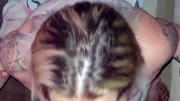 Putita la chupa toda y recibe toda la leche en la cara