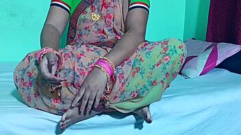 Desi wife Komal pounded rough by neighbor before Valentine's!