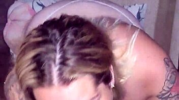 Putita la chupa toda y recibe toda la leche en la cara