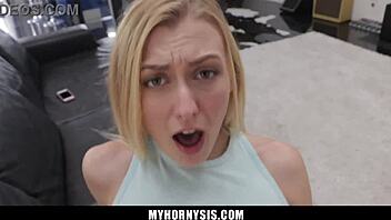 I let my stepsister feal me inside her, it was so horny and taboo 😍