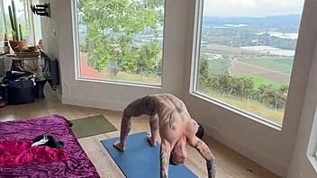 felicity feline naked morning yoga stretches