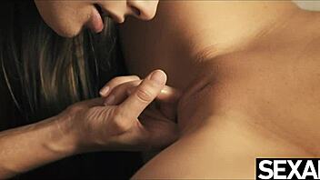 Cute lookalike lesbians lick pussy in intense 69