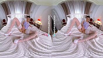 Sasha Rose Fingers Herself To Orgasm In VR