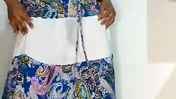 bluee, wanna squirt on skirt and piss for me?