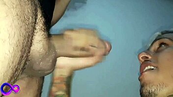 Boquete gostoso com lingua bifucarda do ander hard, conhecido como kildrian! 😜👅